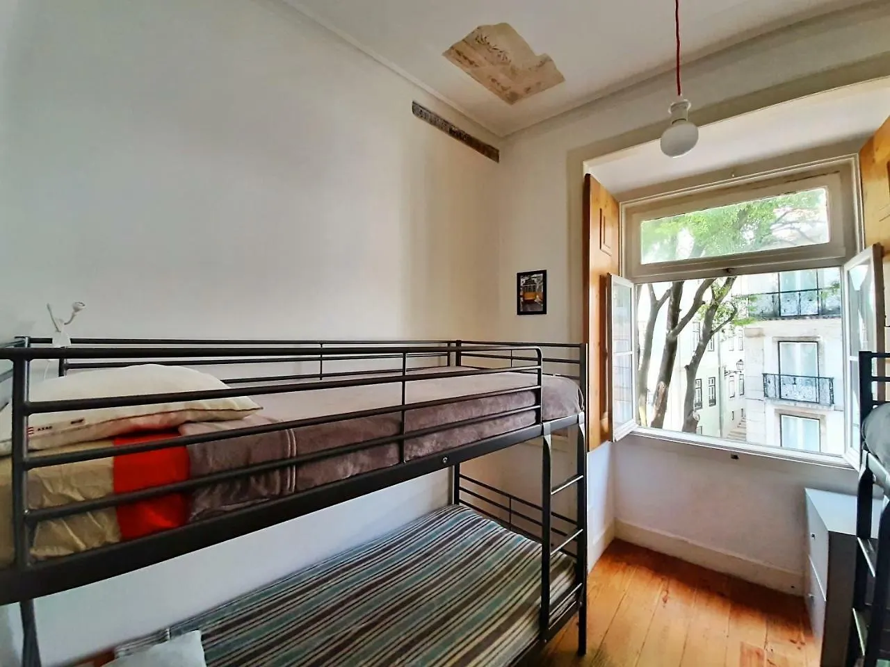 Homestay City Guesthouse Alfama Lisbon Portugal
